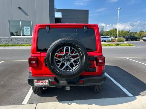 Used 2021 Jeep Wrangler Unlimited Sahara AWD/4WD image 4