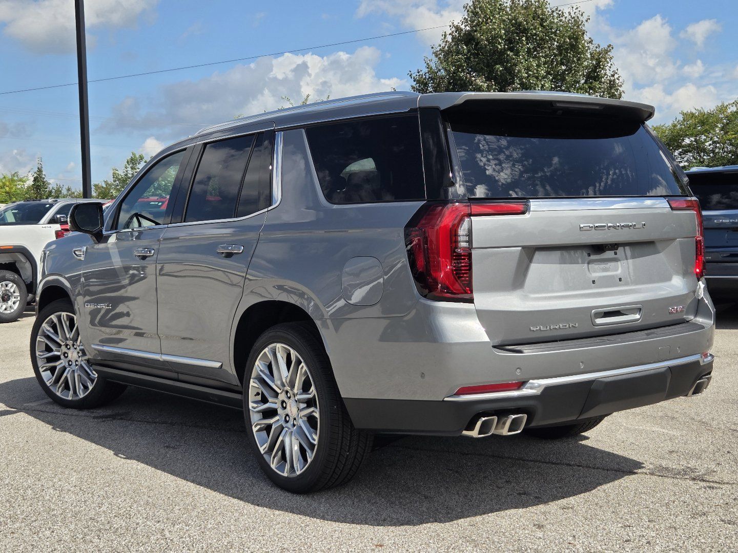 New 2026 GMC Yukon Denali w/ Denali Reserve Package AWD/4WD image 18
