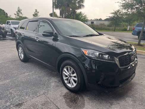 Used 2020 Kia Sorento LX FWD image 2