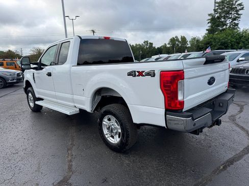 Used 2017 Ford F250 XLT AWD/4WD image 3
