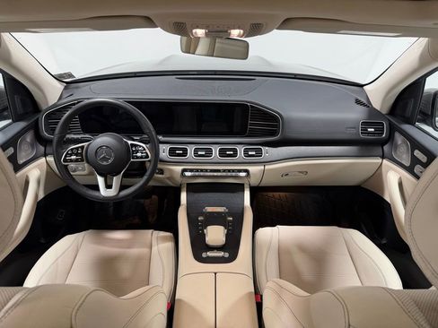 Certified 2023 Mercedes-Benz GLS 450 4MATIC image 31