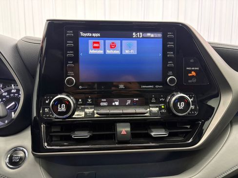 Used 2022 Toyota Highlander Limited FWD image 33