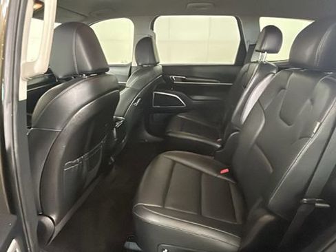 Used 2024 Kia Telluride S FWD image 27