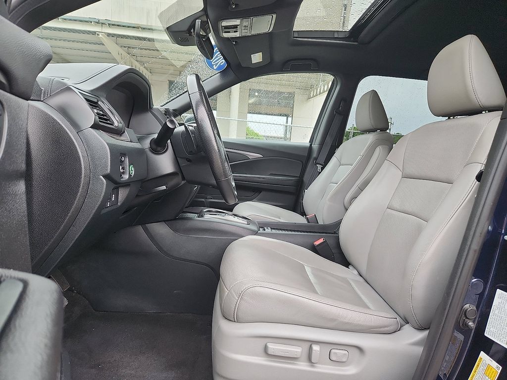 Used 2023 Honda Passport EX-L image 8