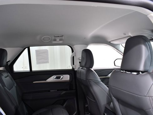 New 2026 Ford Explorer Active w/ Active Comfort Package image 18