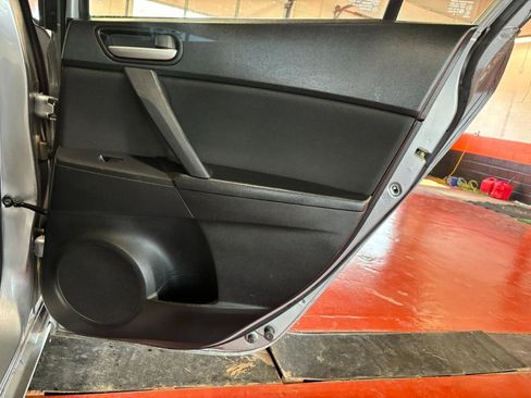 Used 2013 MAZDA MAZDA3 i Sport image 26