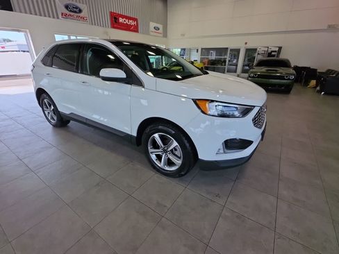 Used 2024 Ford Edge SEL w/ Convenience Package AWD/4WD image 4