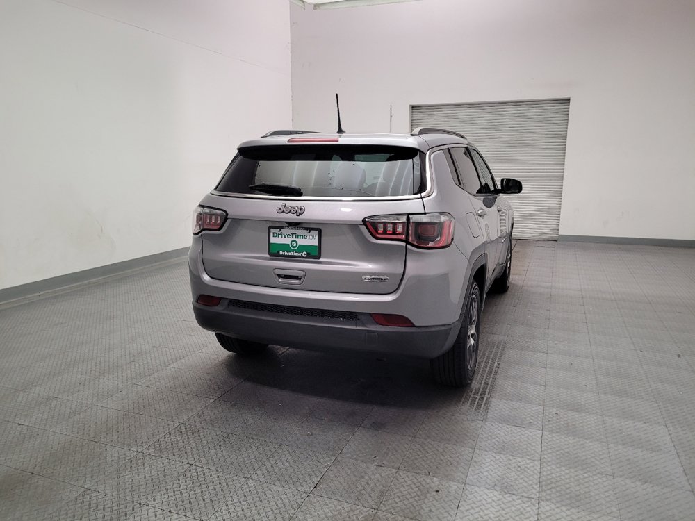 Used 2018 Jeep Compass Latitude FWD image 7