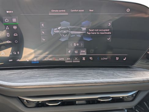 Certified 2025 Audi Q5 Premium w/ Premium Plus AWD/4WD image 25