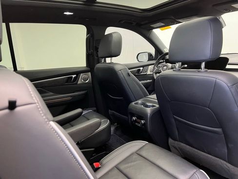 Used 2025 Buick Enclave Avenir w/ Super Cruise Package image 8