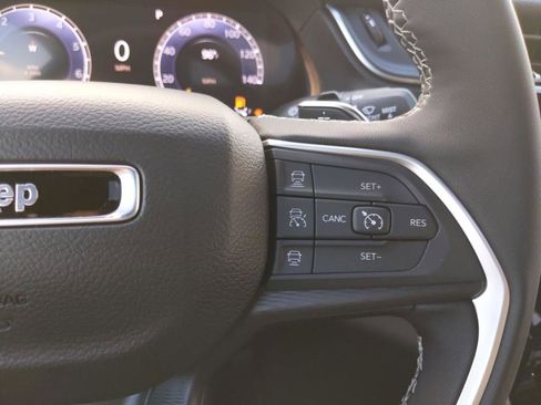 New 2025 Jeep Grand Cherokee L Laredo w/ Luxury Tech Group I RWD image 25