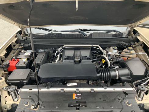 Used 2024 GMC Canyon Elevation w/ Convenience Package image 8