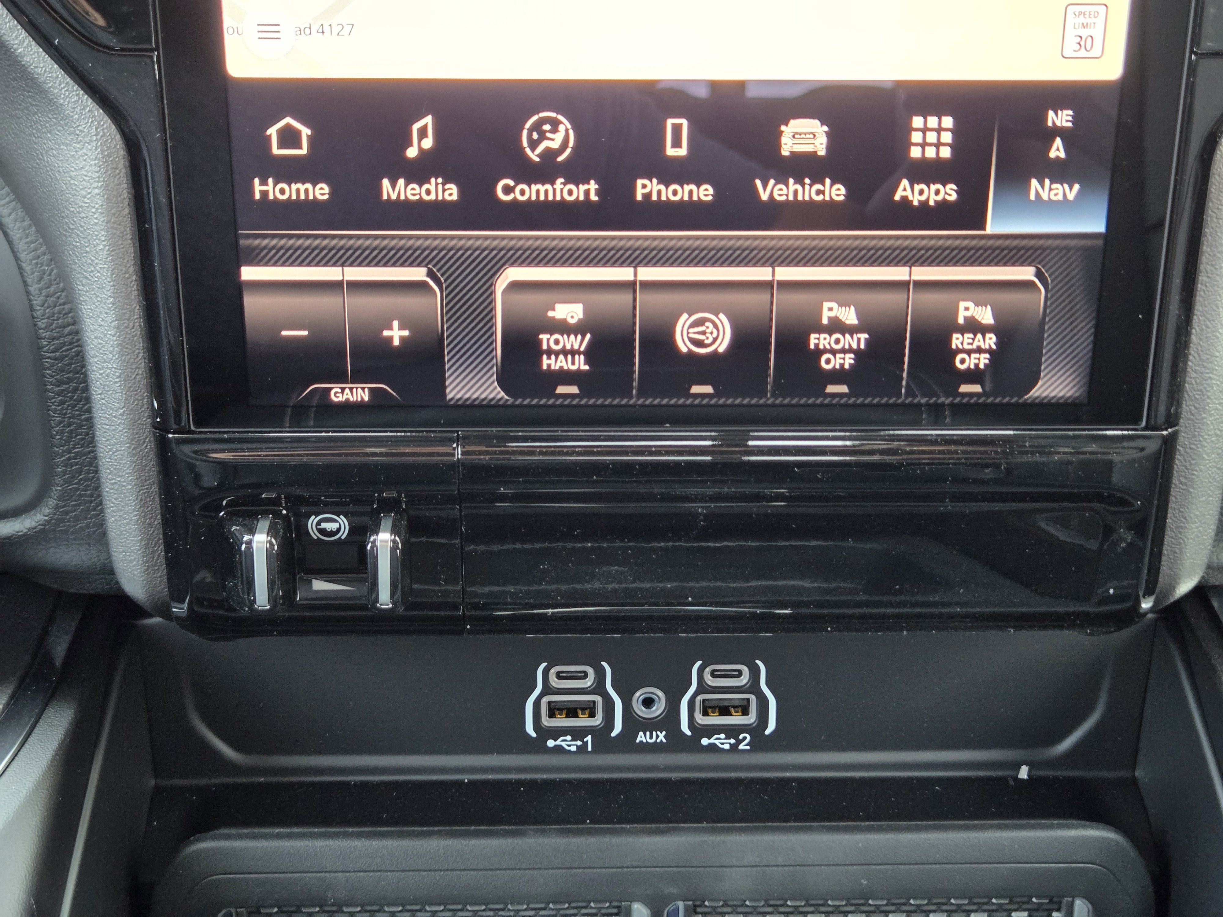 New 2026 RAM 2500 Laramie AWD/4WD image 17