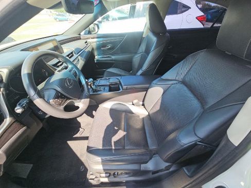 Used 2020 Lexus ES 350 w/ Premium Package FWD image 4
