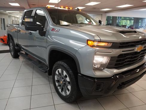 Used 2024 Chevrolet Silverado 2500 Custom w/ Custom Convenience Package AWD/4WD image 14