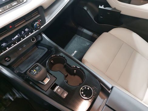 New 2026 Nissan Rogue SV AWD/4WD image 25