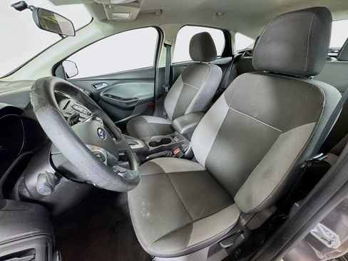 Used 2014 Ford Focus SE FWD image 17