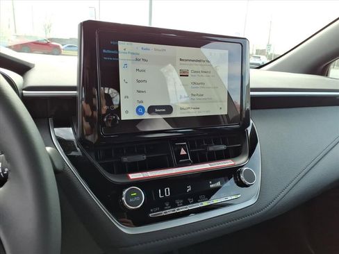 Certified 2025 Toyota Corolla SE image 9