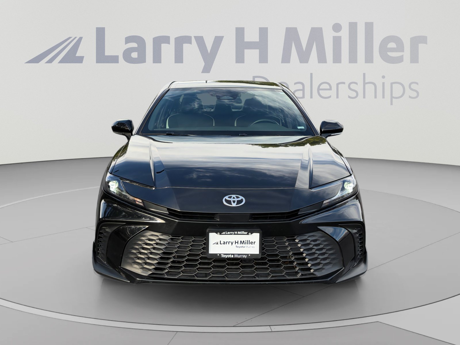 Used 2025 Toyota Camry SE FWD image 8