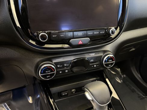 Used 2024 Kia Soul EX FWD image 20