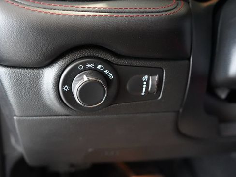 Used 2024 Dodge Durango GT RWD image 31
