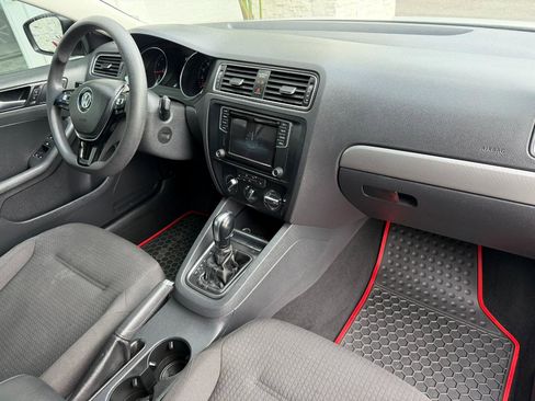 Used 2016 Volkswagen Jetta SE image 46