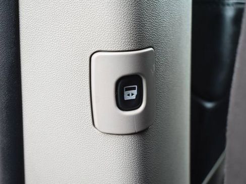 Used 2013 Dodge Grand Caravan SXT w/ Rear Park Assist Pkg image 30