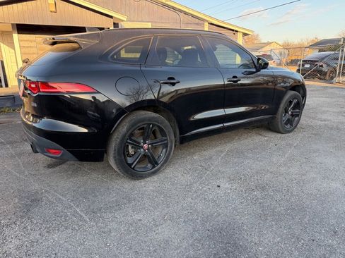 Used 2017 Jaguar F-PACE R-Sport image 19