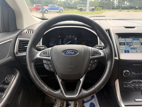 Used 2018 Ford Edge SEL w/ Equipment Group 201A AWD/4WD image 17