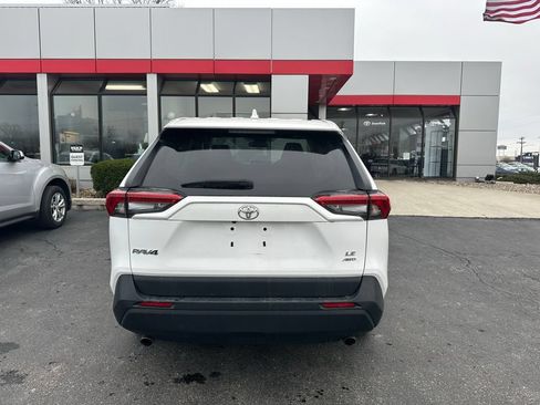 Used 2024 Toyota RAV4 LE AWD/4WD image 3