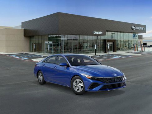 New 2026 Hyundai Elantra SE image 2