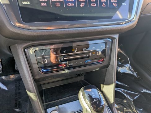 Certified 2023 Volkswagen Tiguan SE FWD image 21