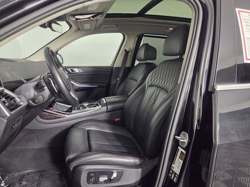 Used 2025 BMW X7 xDrive40i w/ Premium Package AWD/4WD image 9