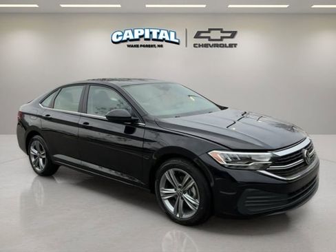 Used 2024 Volkswagen Jetta SE image 7