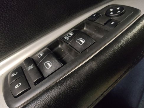 Used 2018 Dodge Journey SE w/ Popular Equipment Group FWD image 27
