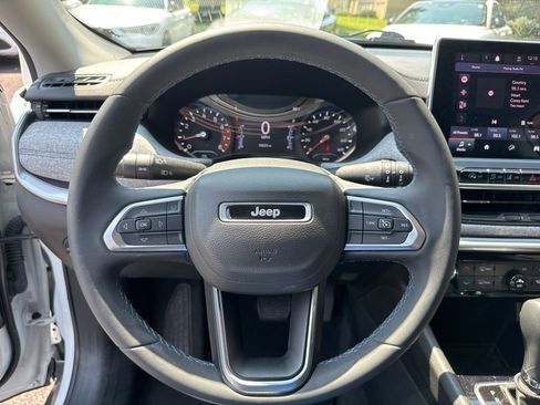 Used 2022 Jeep Compass Latitude image 29