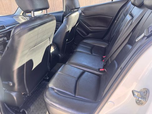 Used 2018 MAZDA MAZDA3 Touring image 9