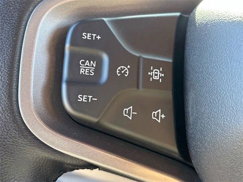 Used 2023 Ford Bronco Wildtrak image 32