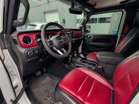 Used 2023 Jeep Wrangler Unlimited Rubicon 4xe AWD/4WD image 11