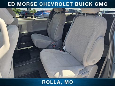 Used 2017 Toyota Sienna LE FWD image 17