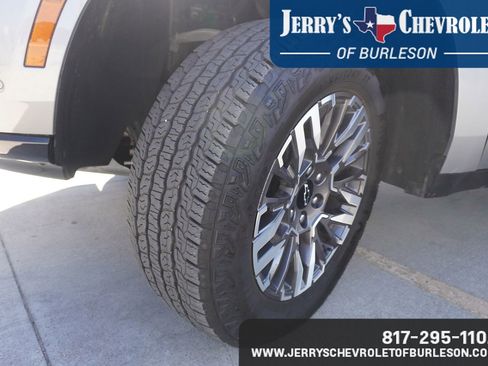 Used 2025 Chevrolet Tahoe Z71 AWD/4WD image 11