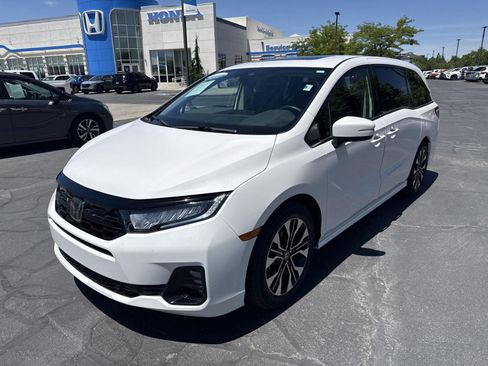 Certified 2025 Honda Odyssey Elite image 3