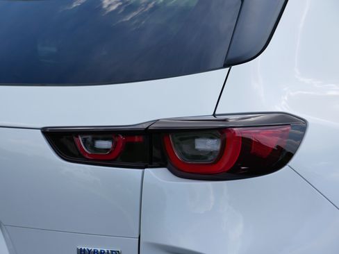 Used 2025 MAZDA CX-50 2.5 Hybrid w/ Premium Plus Pkg AWD/4WD image 17
