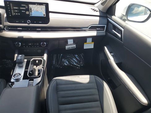 New 2025 Mitsubishi Outlander SE image 26