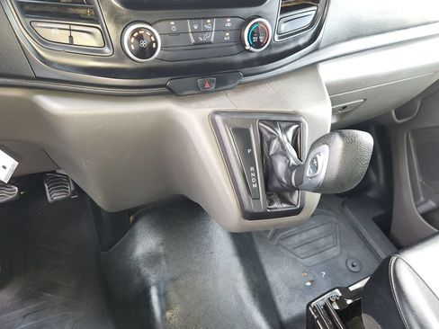 Used 2022 Ford Transit 350 DRW RWD image 24