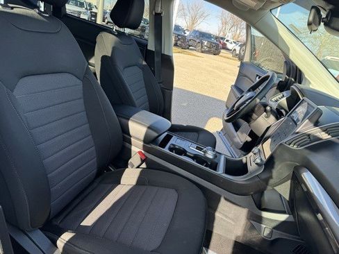 Used 2021 Ford Edge SE image 32