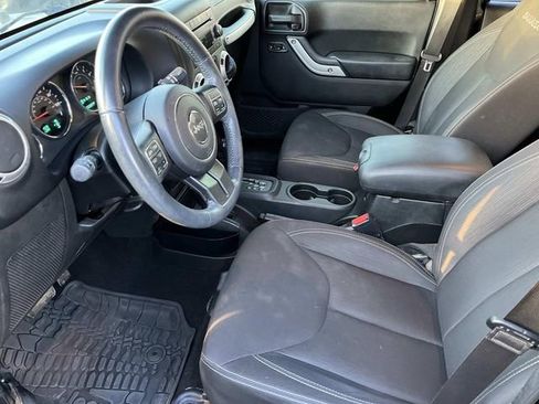 Used 2017 Jeep Wrangler Unlimited Sahara w/ Connectivity Group image 25