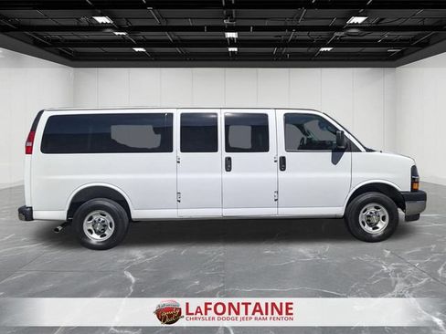Used 2025 Chevrolet Express 3500 LT w/ LT Preferred Equipment Group RWD image 6