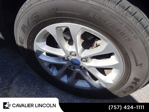Used 2022 Ford Escape SE w/ Convenience Package FWD image 11