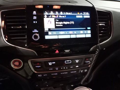 Used 2022 Honda Pilot Touring image 19